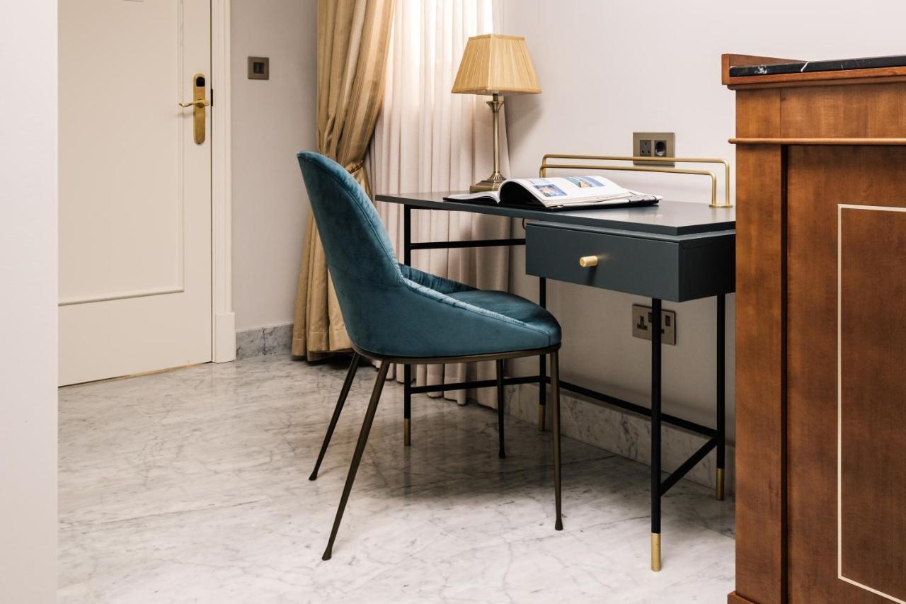 Camera Matrimoniale/Doppia con Letti Singoli con Divano-Letto